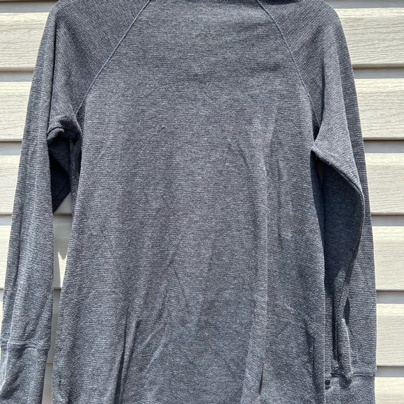 Women’s “Jake’s” long sleeved shirt. Gray with floral design. Size XL. - Picture 5 of 7